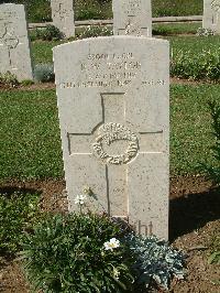 Sangro River War Cemetery - Taylor, Robert Wyndham